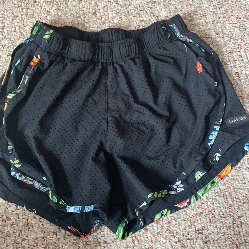Calvin Klein Size Medium Athletic Shorts